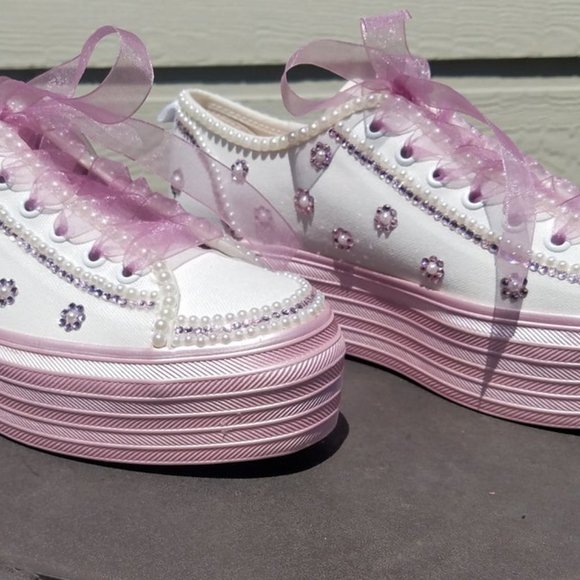 Bridal Fashion Sneakers-Hand Decorated-Size 7-New - Picture 6 of 7